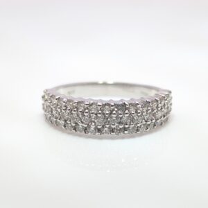 Locally sourced pre-loved vintage and antique jewellery at Aleks Jewellers. Discover our Pre-Loved 1ct 3-Row Half Eternity Pave Set Diamond Ring in 18ct White Gold.