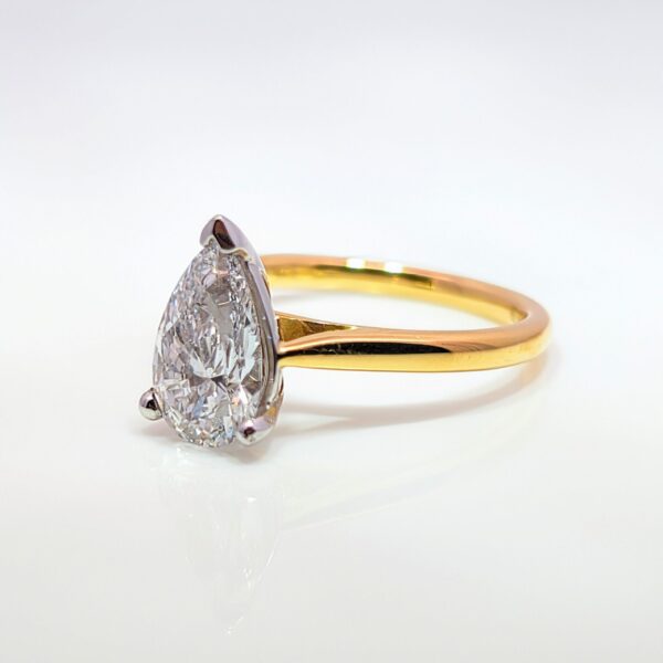 This Pear Shaped Lab Grown Diamond is 1.38cts in size, D Colour and VS1 Clarity and comes with IGI certification.