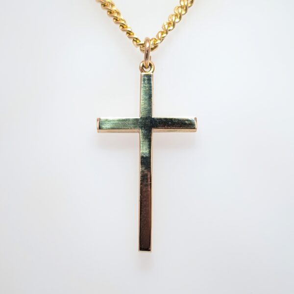 Locally sourced pre-loved vintage and antique jewellery at Aleks Jewellers. Discover our Pre-Loved 3.4gms Cross Pendant in 9ct Yellow Gold. Find out more about our ethical jewellery campaign.