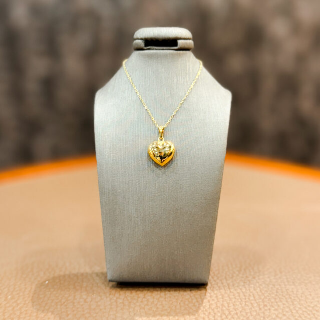 gold love heart pendant necklace