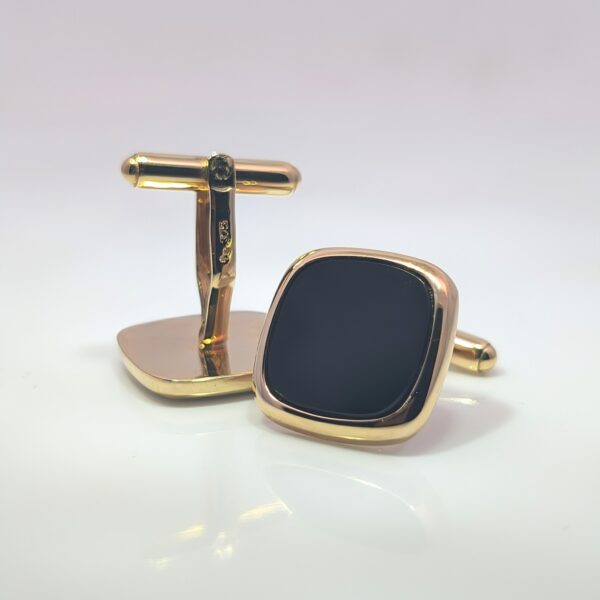Discover our Square Onyx Cufflinks in 9ct Yellow Gold. A Genuine Onyx Stone embedded into Square Gold Cufflinks.