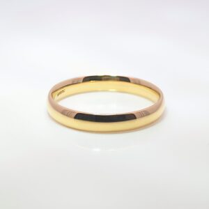 Discover our 3mm Traditional Court Light Wedding Band in 18ct Yellow Gold. A Court wedding ring that is round on the inside and round on the outside.Slim and elegant in appearance it provides a classic, rounded profile designed to be delicate and comfortable.