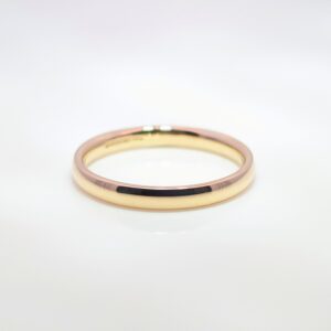 Discover our 2.5mm Court Wedding Band in 9ct Yellow Gold. A classic wedding ring that has a rounded interior and a slightly domed exterior. It offers a soft, elegant profile with a comfortable fit, combining a traditional and timeless look with a smooth, curved design.