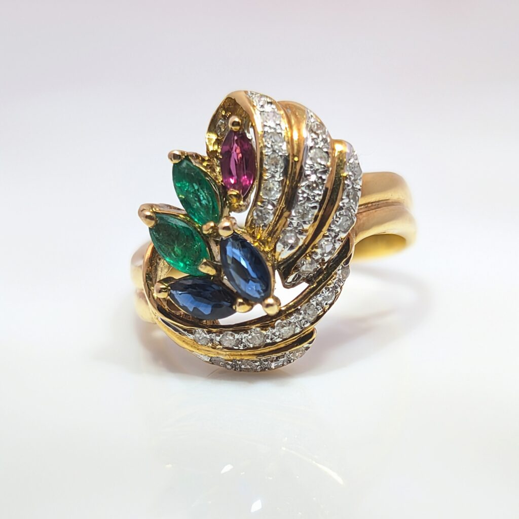 Vintage pre-loved multi-stone diamond statement ring in 18k yellow gold