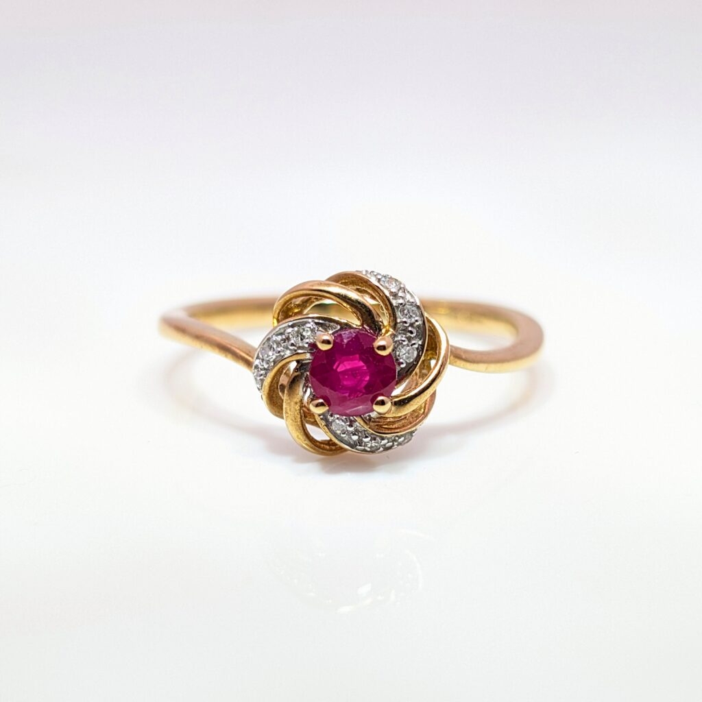 Floral-Shaped Round Ruby and Diamond Ring 9ct Yellow Gold | 15373