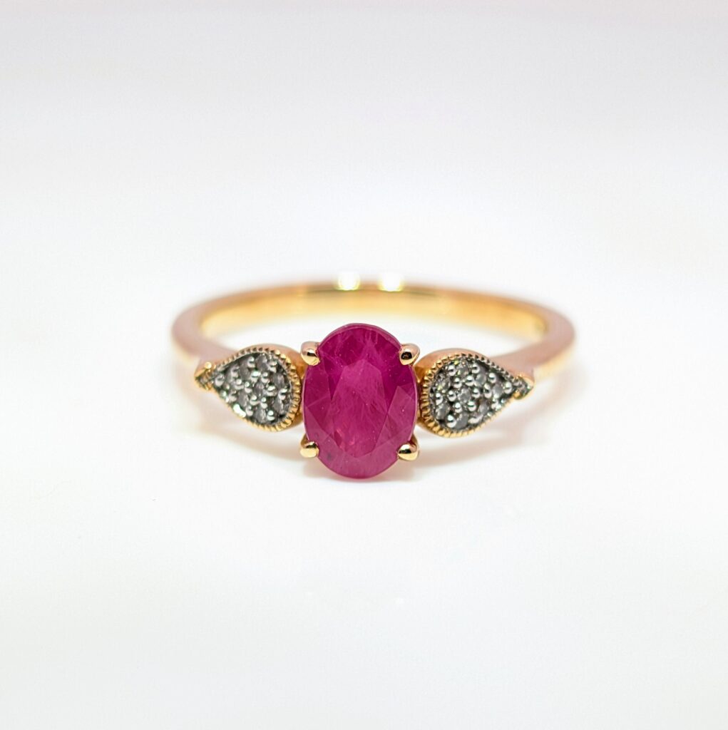 Oval Ruby and Diamond Milgrain Shoulder Ring 9k Yellow Gold | 28188