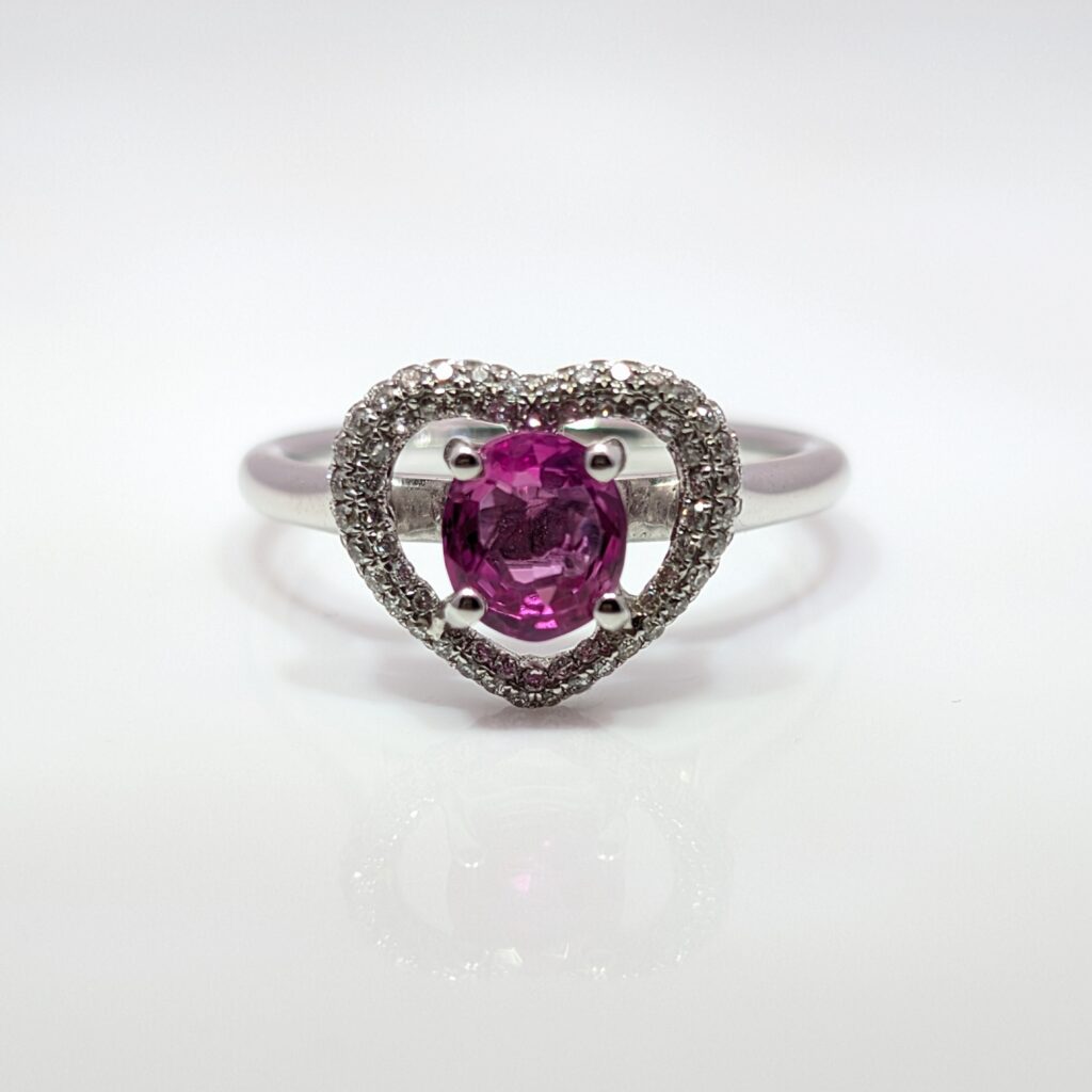 18ct White Gold Elegant Heart-Shaped Ruby Ring | 9951