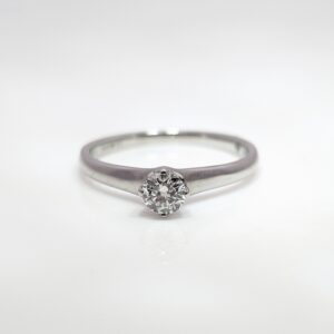 This timeless 0.28ct Solitaire Diamond Engagement Ring is set in a sleek 18ct White Gold band.