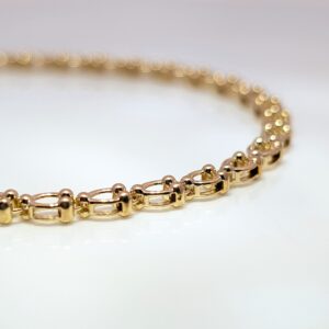 Explore the best timeless bracelets and bangles from Aleks Jewellers. Discover our 9ct Yellow Gold Fancy Chain Bracelet in 6 inches.