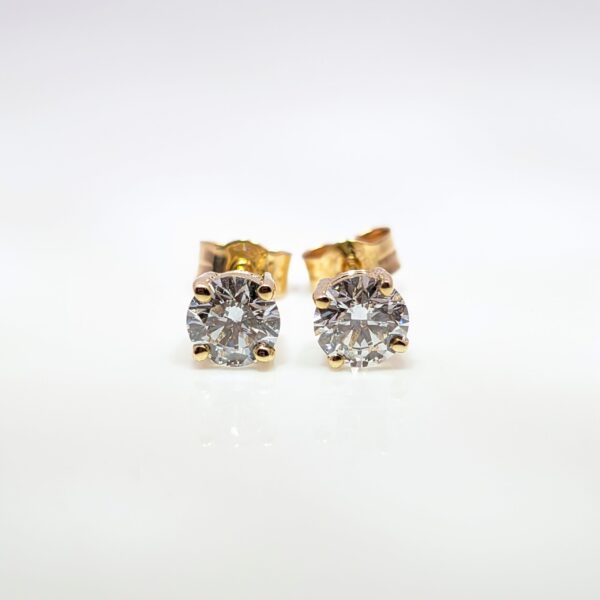 9ct White Gold 1ct Lab Grown Diamond Stud Earrings. D Colour and VS1 Clarity.