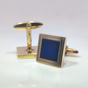 Discover our Pre-Loved Lapis Cufflinks in 18ct Yellow Gold. The cufflinks are secured by a simple T-bar fastening for easy wear, offering an impeccable finish to any sharp suit or formal occasion. Dimensions -16mm x 16mm