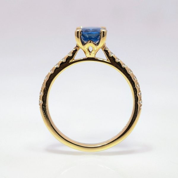 1.16ct Oval Sapphire and Diamond Set Shoulders 18k Yellow Gold | 35768 - Image 2