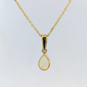 Pre-Loved Delicate Teardrop Opal Pendant 18k Yellow Gold | 32860