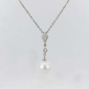 Fresh Water Pearl & Diamond Pendant 9k White Gold | 33506
