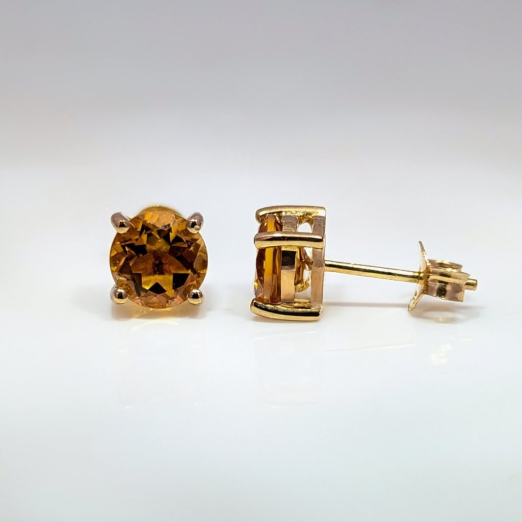 round citrine stud earrings in 9ct yellow gold
