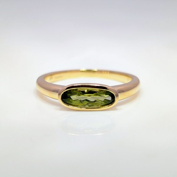 Elongated Oval Peridot Ring 9k Yellow Gold | 43372