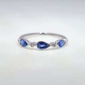 Pear Sapphire & Diamond Ring 9k White Gold | 43374
