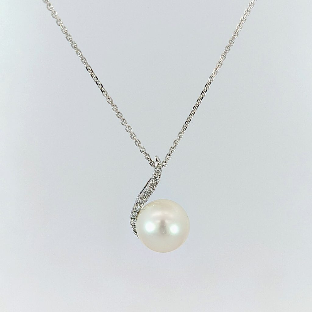 cultured pearl & diamond swirl pendant necklace in 18ct white gold