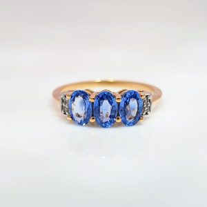 Pre-Loved Oval Trilogy Tanzanite & Diamond Ring 9k Yellow Gold | 35957