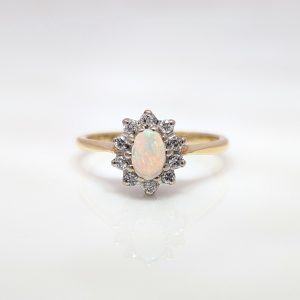 Pre-Loved Oval Opal & Diamond Cluster Ring 18k Yellow Gold | 37163