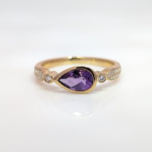 Pear Shaped Amethyst & Diamond Bezel Set Ring 9k Yellow Gold | 423250