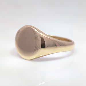 Pre-Loved Engravable Round Gents Signet Ring 9k Yellow Gold | 37542