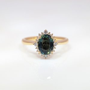 1.08ct Oval Green Sapphire and Diamond Cluster Ring 18k Yellow Gold | 44374