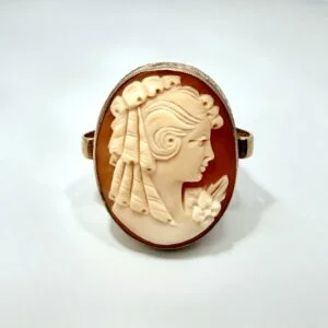 pre-loved vintage cameo ring in 9ct yellow gold
