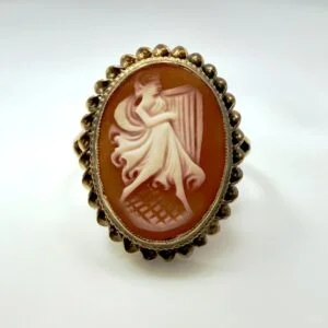 Pre-loved vintage cameo ring in 9ct yellow gold