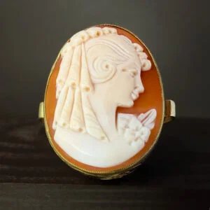 Pre-Loved Cameo Ring in 9ct Yellow Gold | 37047