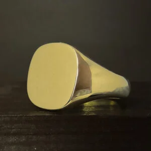 Pre-Loved 14x13mm Engravable Gents Plain Signet Ring 9k Yellow Gold | 41349
