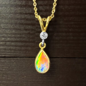 Pre-Loved Opal and Diamond Drop Pendant 18k Yellow Gold | 42445