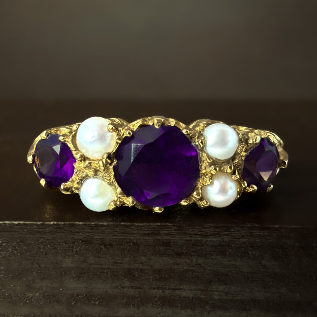 Pre-Loved Trilogy Amethyst and Pearl Ring 9k Yellow Gold | 31757