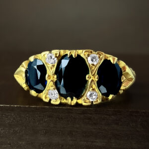Pre-Loved 3-Stone Sapphire Trilogy Ring 18k Yellow Gold | 24442