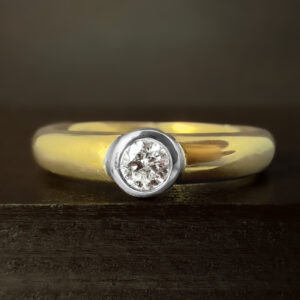 Pre-Loved 9k Yellow Gold Bezel Set Solitaire Diamond Engagement Ring | 41697