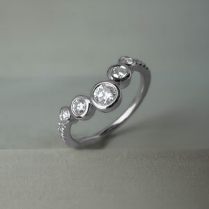 0.46ct Bezel Graduated Bubble-Shaped Diamond Ring Platinum | 43377